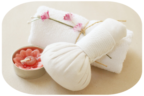 Kräuterstempel Massagen Thailändische Kräuterstemple Massage